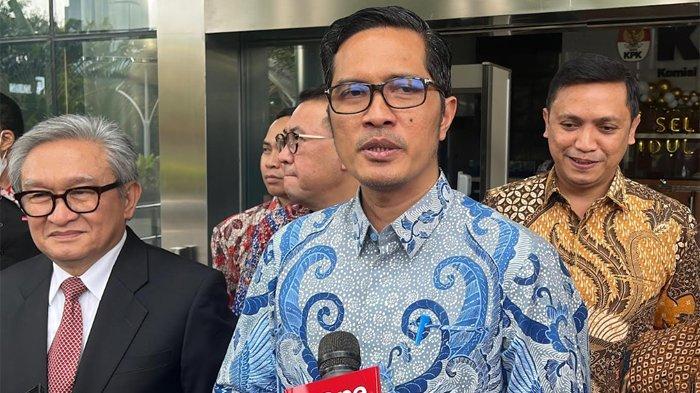 20250330_Febri-Diansyah_KPK_Hasto_Organisasi-advokat.jpg