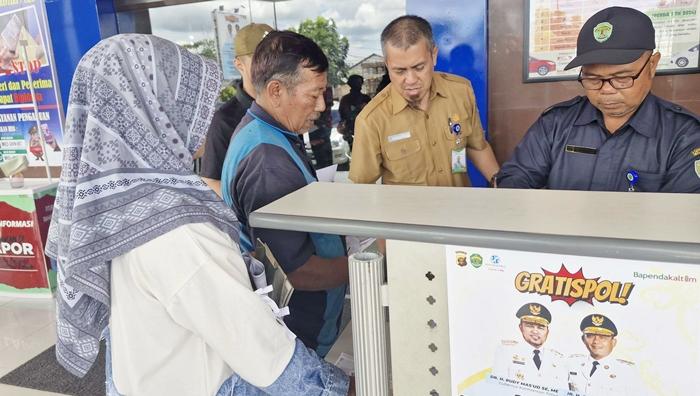 20250415_pembayaran-pajak-di-Samsat-Bontang.jpg