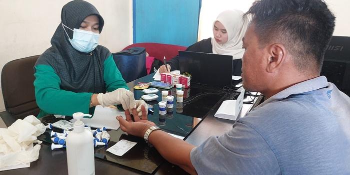 20250420_Warga-Kota-Samarinda-yang-tengah-memanfaatkan-program-Cek-Kesehatan-Gratis.jpg
