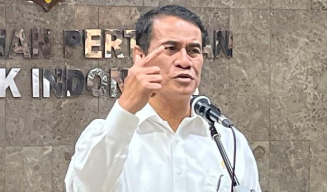 20250421_Mentan_Andi-Amran-Sulaiman_proyek-fiktif-Kementan_pengamat.jpg