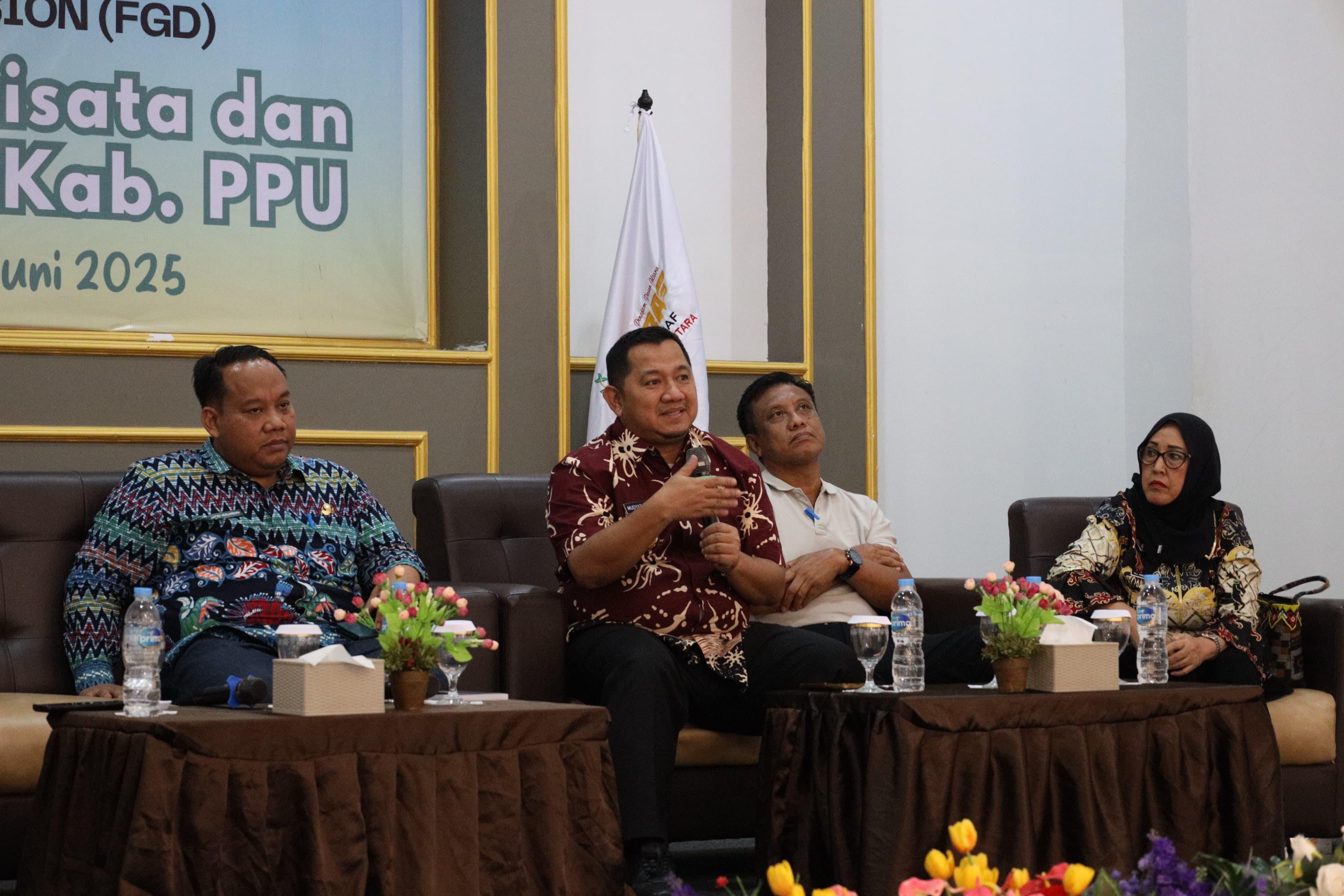 20250620-Bupati-PPU-Mudyat-Noor-dalam-FGD.jpg
