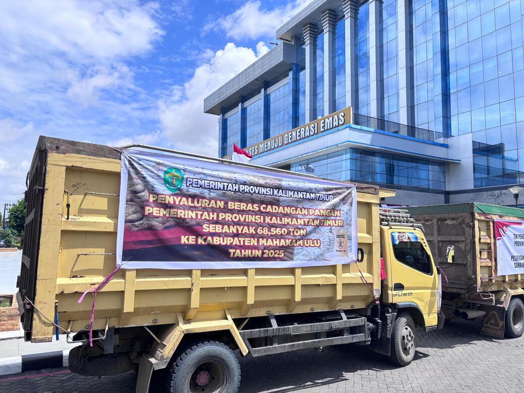 20250805_Truk_Pengangkut_Sembako_Pemprov_Kaltim_ke_Mahulu.jpg