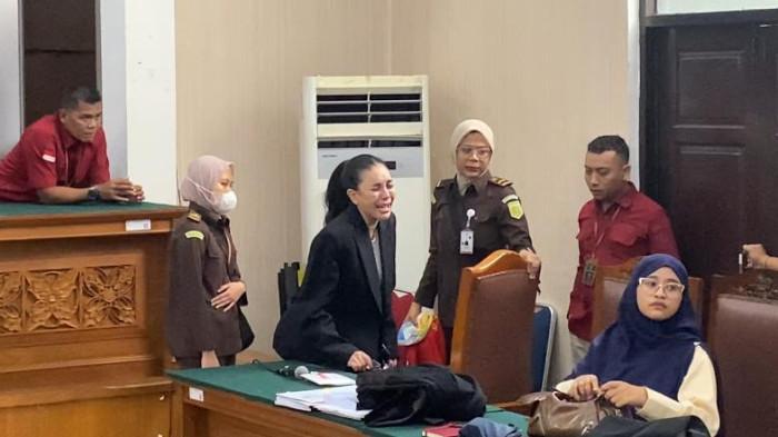 JPU Sibuk Rekam Video saat Sidang Nikita Mirzani, Kuasa Hukum Sindir: Ngonten untuk TikTok?