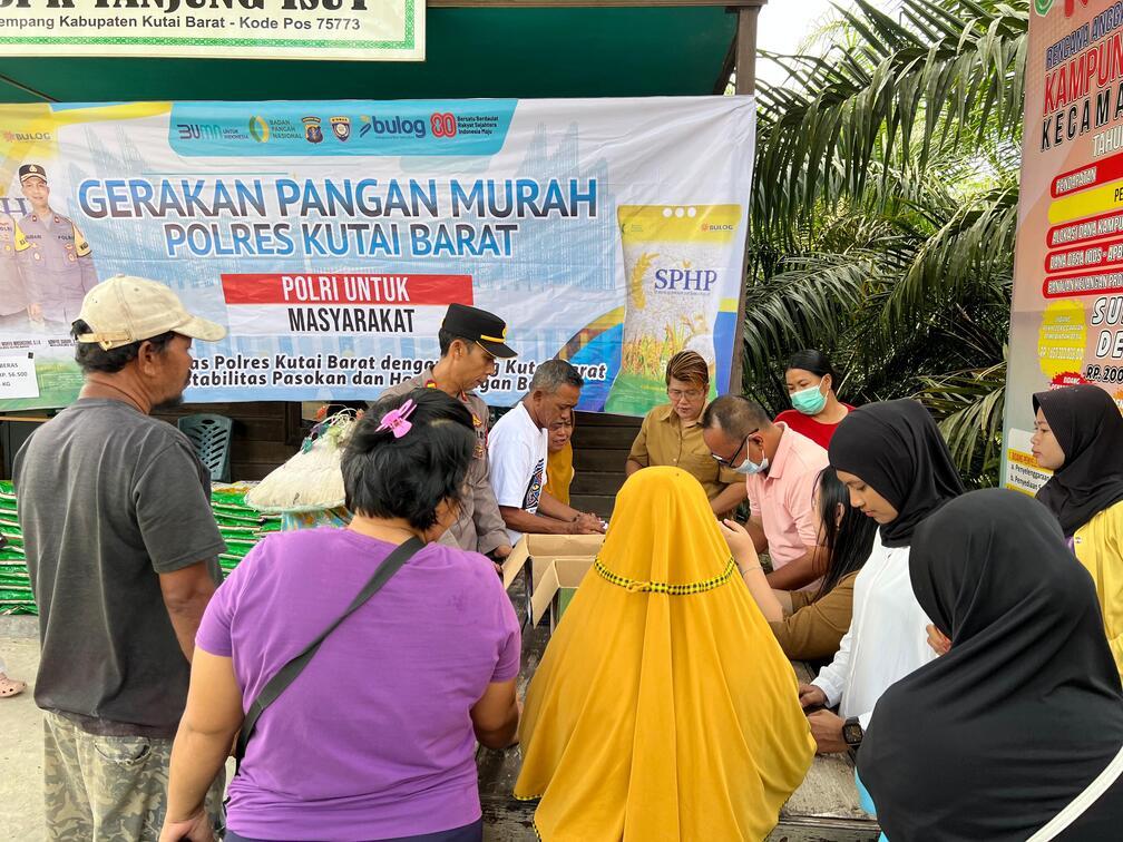20250812_Gerakan-Pangan-Murah-oleh-Polsek-Jempang-Kutai-Barat.jpg