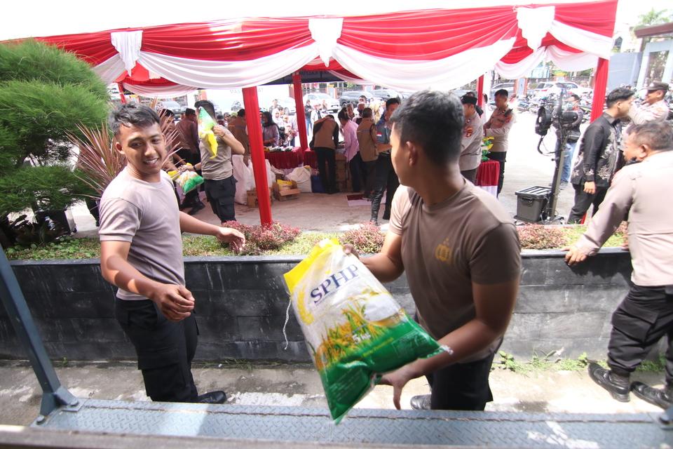 20250814_Polresta-Balikpapan-Gelar-Gerakan-Pangan-Murah-Beras-SPHP-di-Mapolresta-Balikpapan.jpg