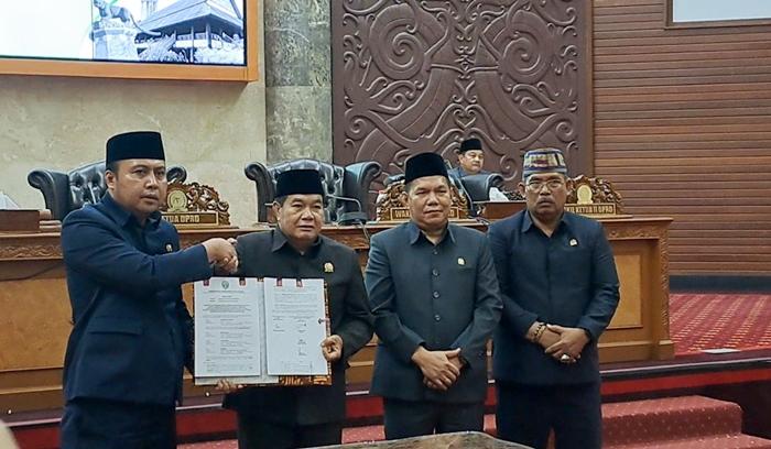 DPRD dan Pemkab Kubar Sepakat Mengakomodir Tuntutan Guru Mengenai TPP