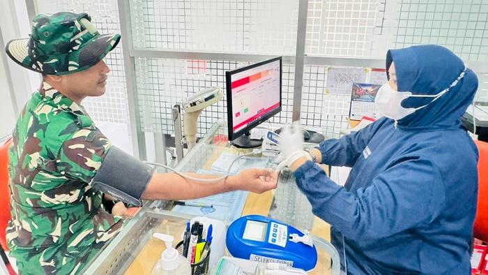 Kodam VI/Mulawarman Gelar Aksi Donor Darah dan Bakti Sosial dalam Semarak HUT ke-80 TNI