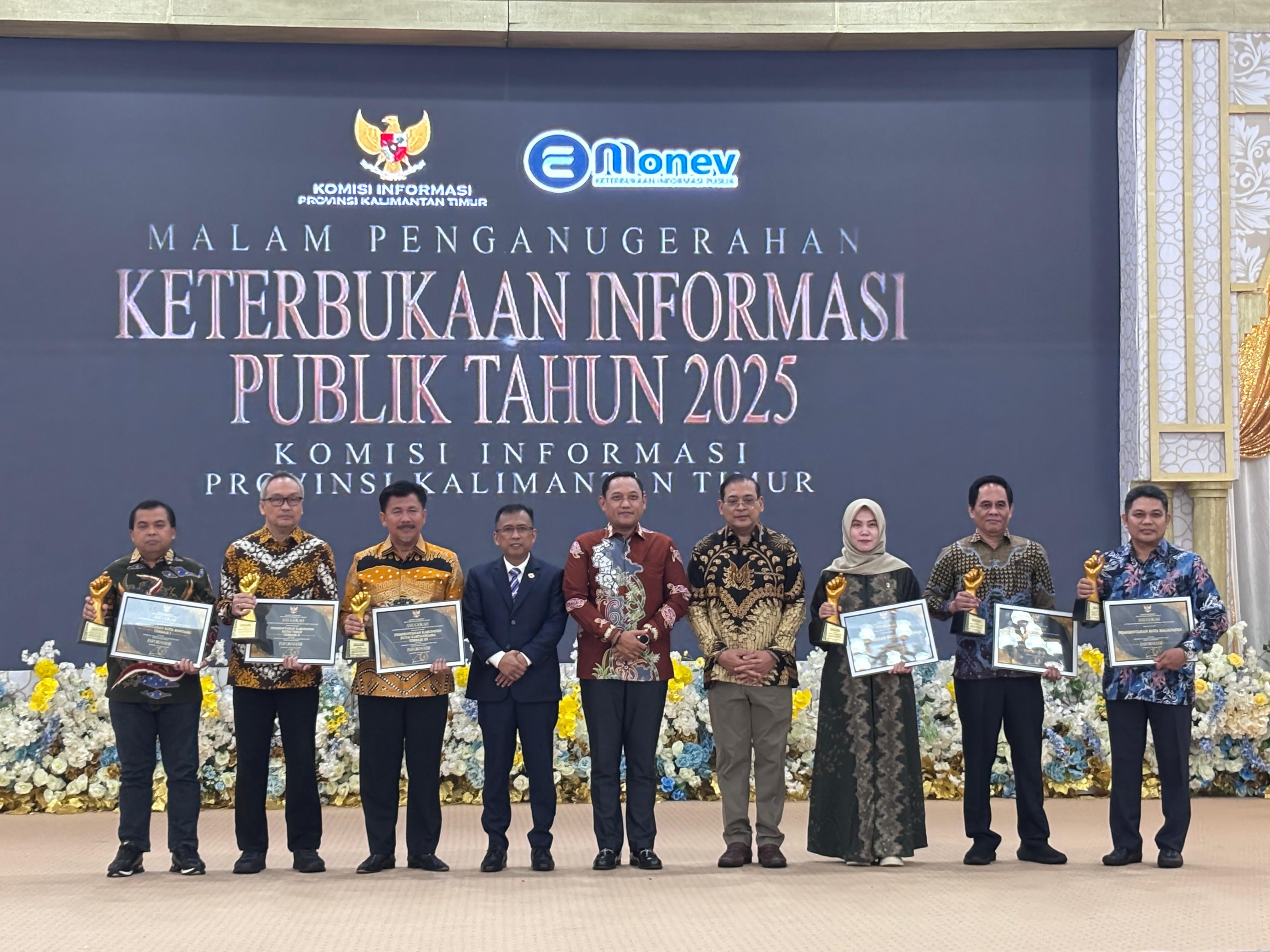 20251004_Malam-penganugrahan-keterbukaan-informasi-publik-Kalimantan-Timur-2025.jpg