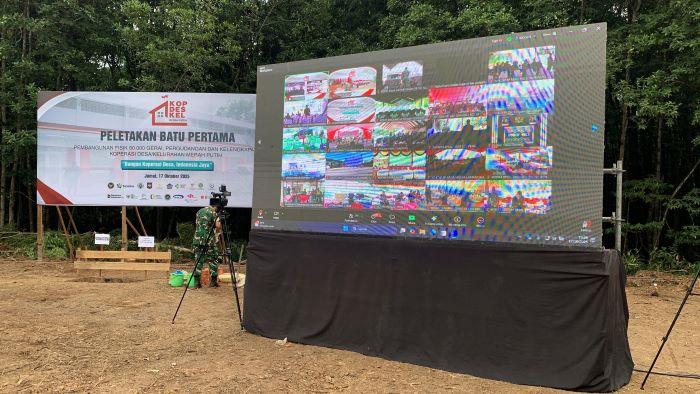 POPULER KALTIM: Pemprov Bakal Tarik 86 Kendaraan Dinas, Koperasi Kelurahan Merah Putih Balikpapan - 20251017_Peletakan-batu-pertama-pembangunan-Gudang-Koperasi-Merah-Putih-di-Kaltim.jpg