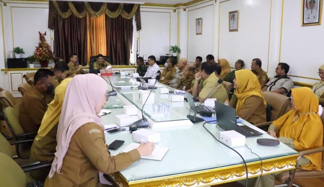 20251021_Rapat-Koordinasi-Pelaksanaan-Program-MBG-yang-digelar-di-Ruang-Rapat-Bupati-PPU.jpg