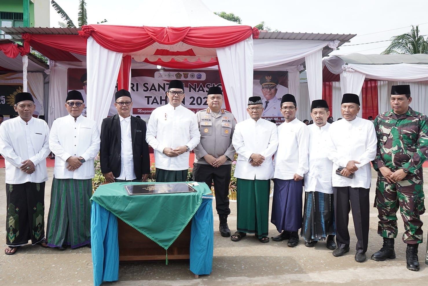 20251022_Walikota-Samarinda-Andi-Harun-bersama-Wakil-Walikota-Saefuddin-Zuhri-di-Hari-Santri.jpg