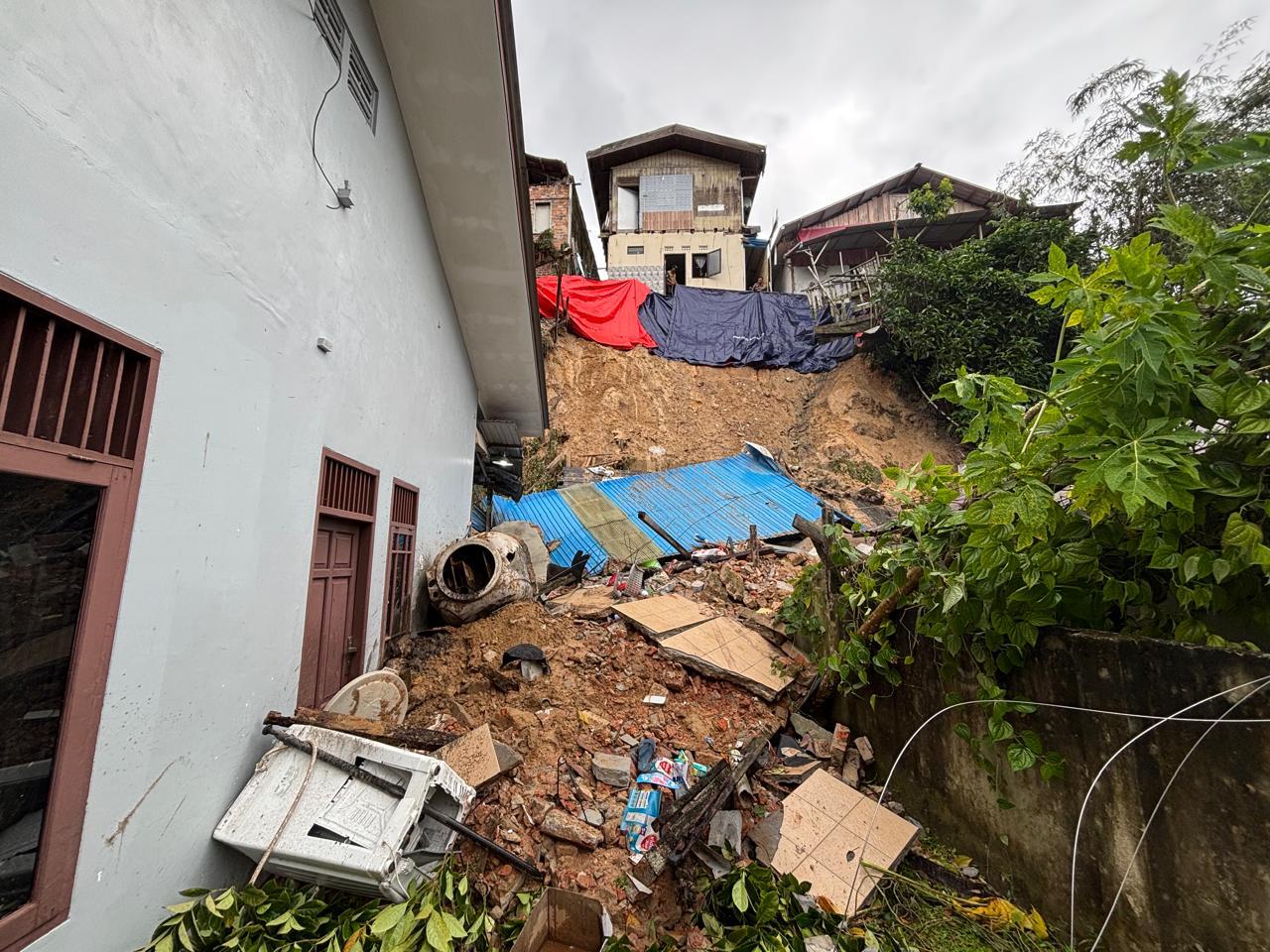 Warga RT 39 Prapatan Balikpapan Trauma Longsor, Sugalimi:Kalau Hujan Deras, Saya Nggak Bisa Tidur