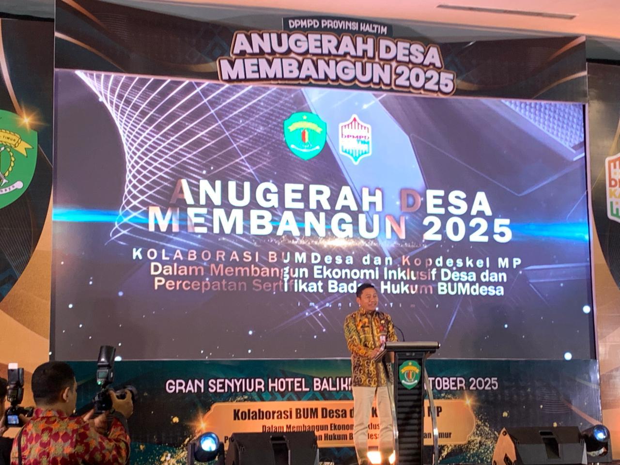 20251028_Kepala-DPMD-Kaltim-Puguh-Harianto-dalam-Anugerah-Desa-Membangun-2025.jpg