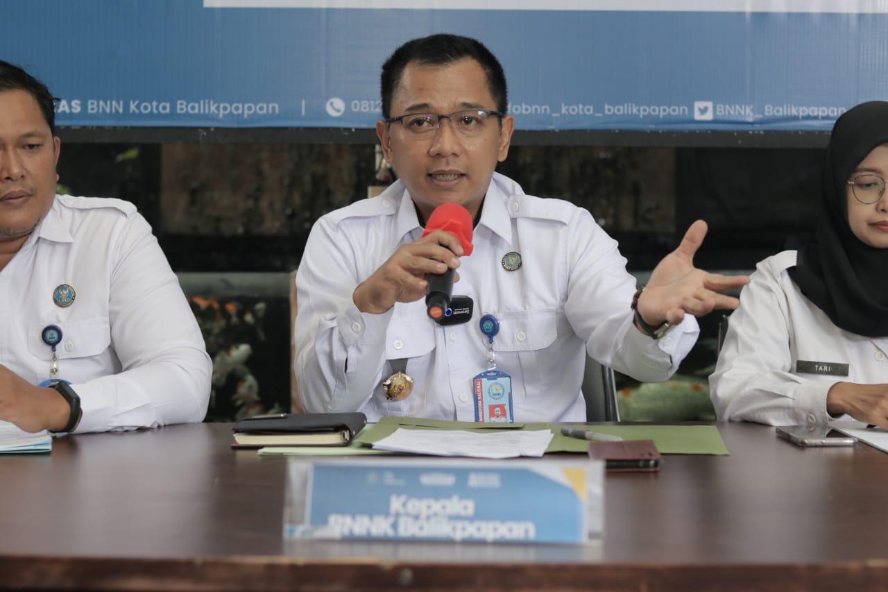 20251029_Kepala-BNN-Balikpapan-Kombes-Pol-Bonifasio-Rio-ungkap-tren-narkoba-di-Gunung-Bugis.jpg