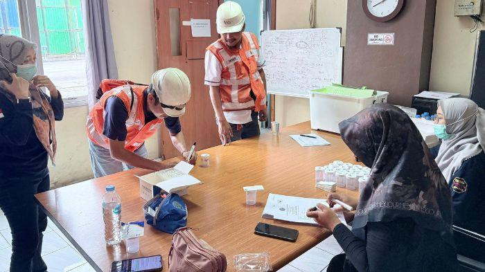 20251105_PT-KKT-dan-BNN-Balikpapan-Tes-Urine-Narkoba.jpg