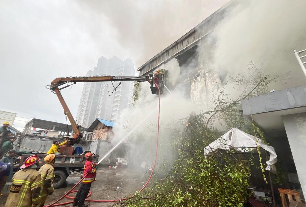 20251105_kebakaran-di-balikpapan.jpg