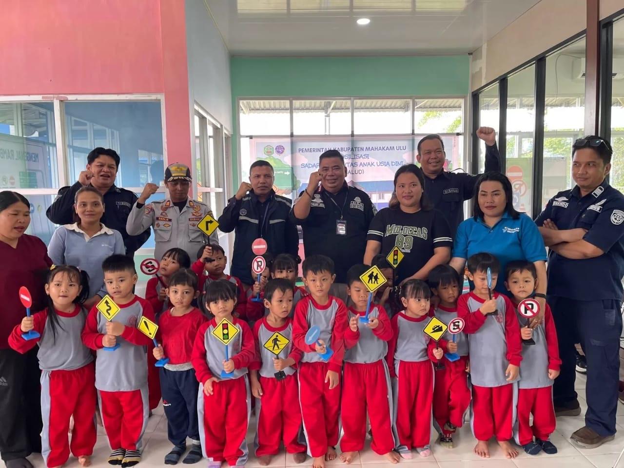 20251106_Kegiatan-sosialisasi-pentingnya-keselamatan-transportasi-pada-anak-usia-dini-di-Mahulu.jpg
