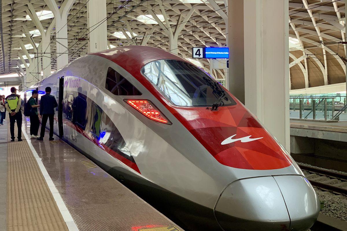 20251113_Kereta-cepat-Whoosh-dan-utangnya.jpg