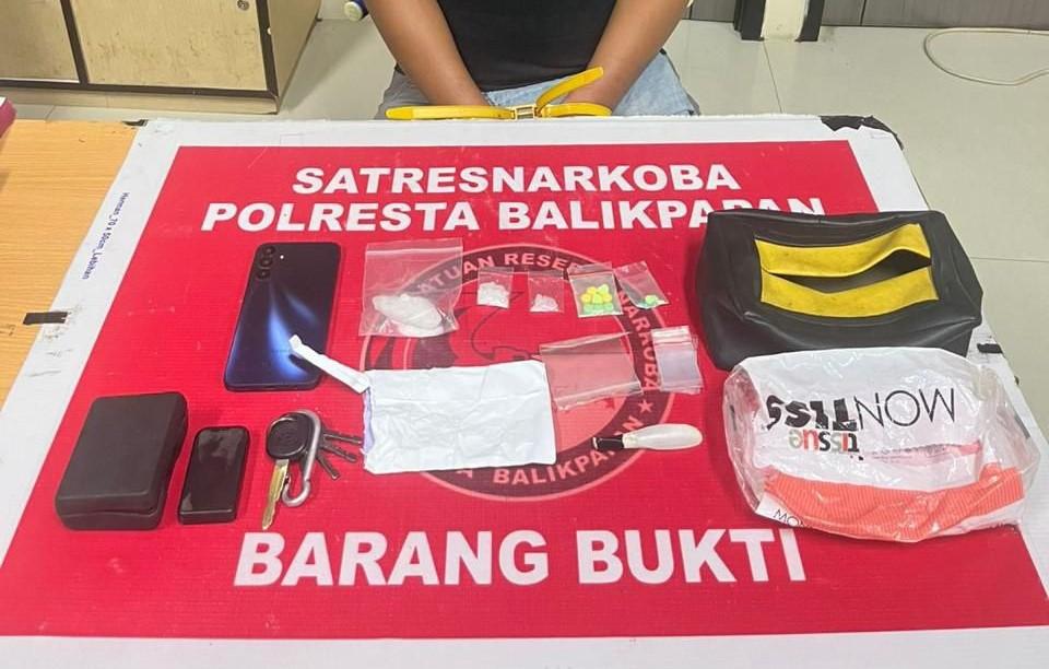 20251122_Barang-bukti-residivis-narkotika-di-Balikpapan.jpg