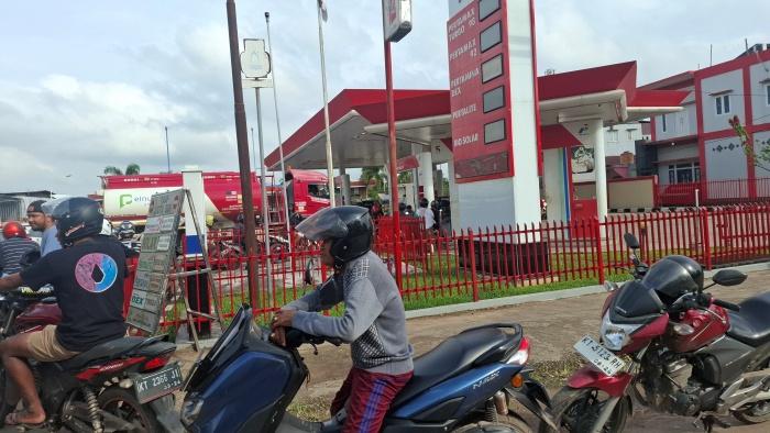 20251126_antrean-di-SPBU-STC-Sangatta_Kutai-Timur_kelangkaan-Pertamax.jpg<pf>20251126_antrean-di-SPBU-STC-Sangatta_Kutai-Timur_kelangkaan-Pertamax_2.jpg