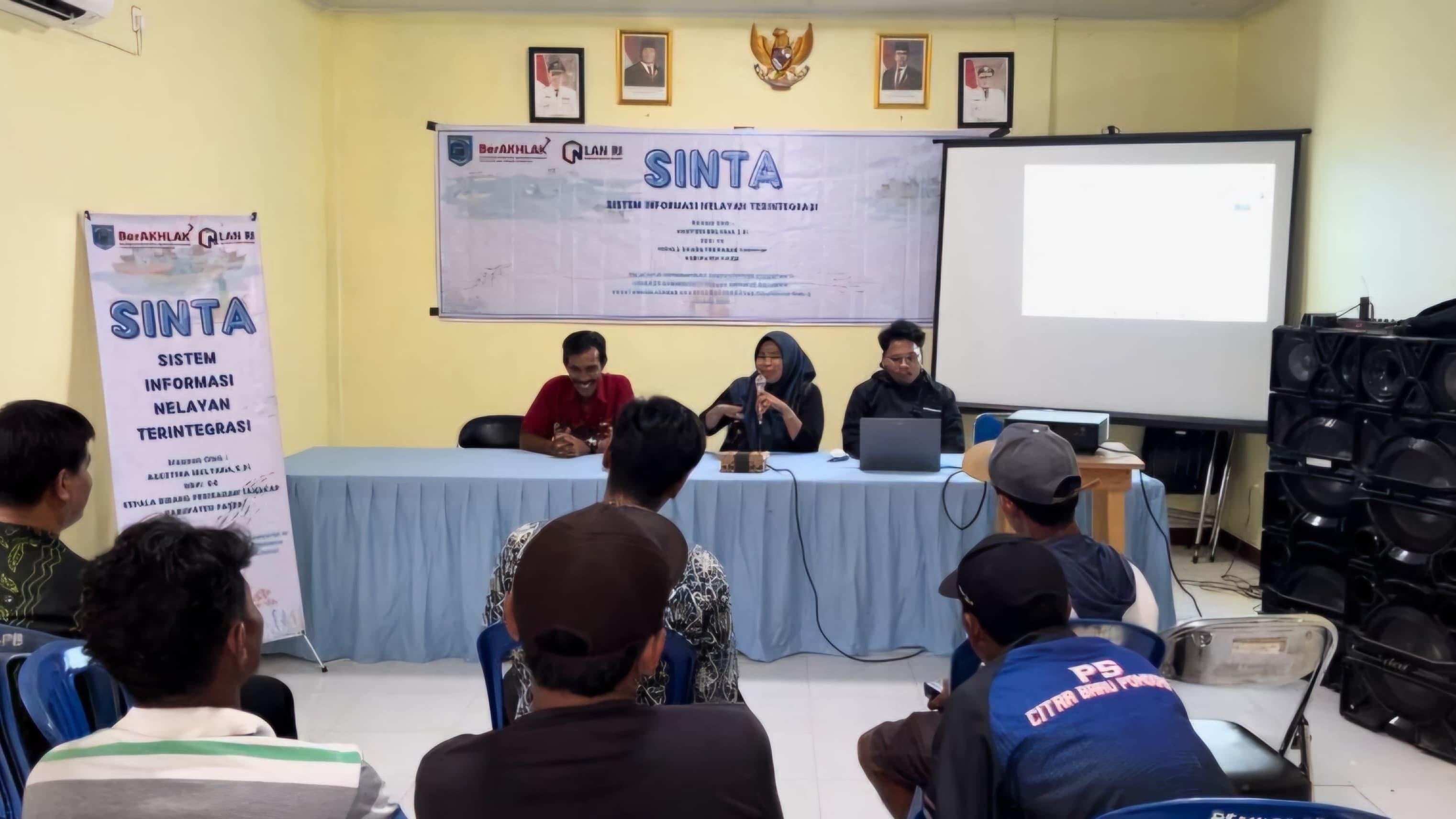 20251127_Dinas-Perikanan-Kabupaten-Paser-saat-meluncurkan-Sistem-Informasi-Nelayan-Terintegrasi.jpg