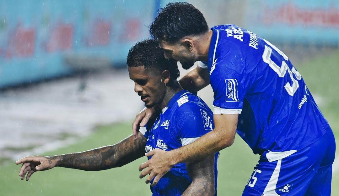 Mengenal Striker Murni Ramon, Sosok Penyeimbang Skor Laga Bigmatch Persib vs Borneo FC Samarinda