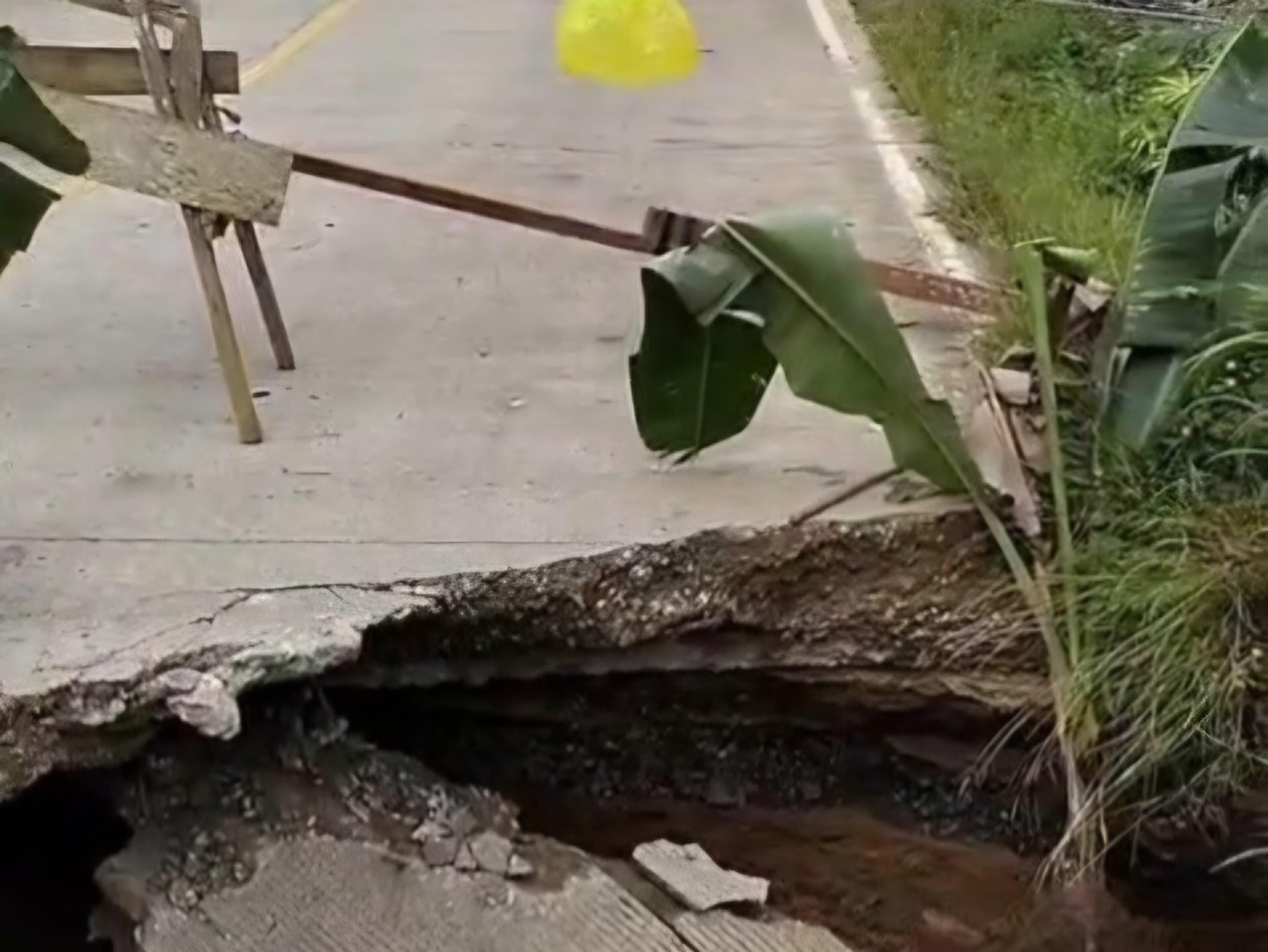 Jalan Perbatasan Kaltim-Kalsel Amblas, Terungkap Penyebab dan Kronologi Kerusakan