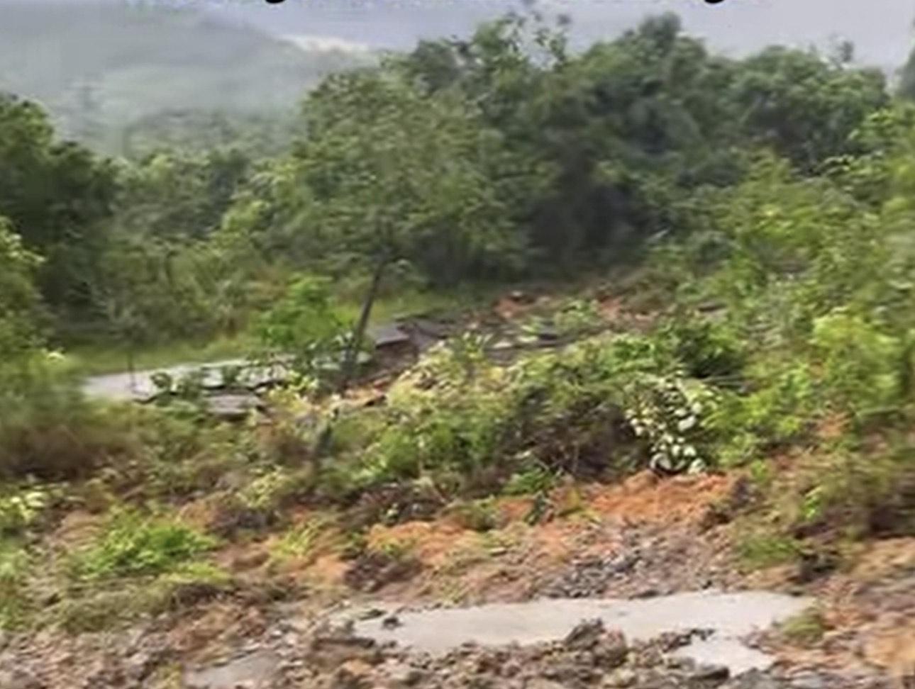 BREAKING NEWS: Jalan Menuju Waduk Samboja Kukar Putus Total, Camat Minta Pakai Jalur Alternatif Saja