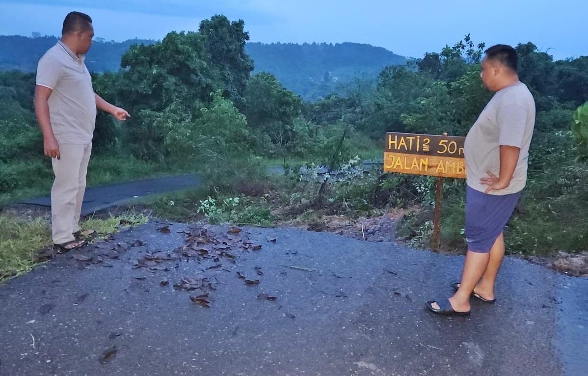 Penyebab Akses Jalan ke Waduk Samboja Kukar Longsor, Patahan Tanah Sedalam 4 Meter
