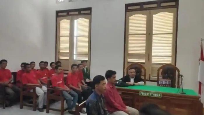 Alasan Hakim Bebaskan 2 Terdakwa Pembelian 25 Liter Pertalite Meski Dinyatakan Bersalah - Tribunkaltim.co