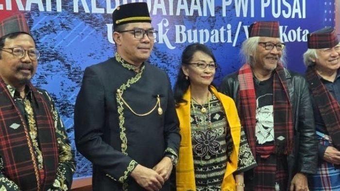 20260109_Anugerah-Kebudayaan-PWI-Pusat-2026-Bersama-Walikota-Samarinda-Andi-Harun.jpg