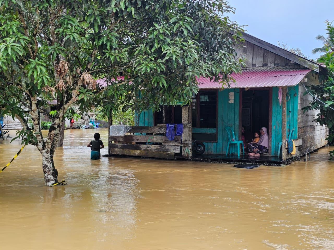 20260111_Banjir-di-Desa-Sukaraja-PPU-BPBD-Soroti-Sungai.jpg