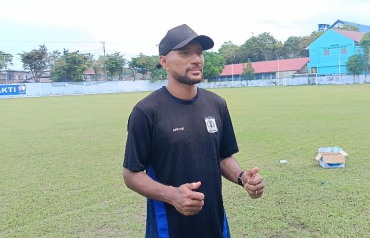 20260115_Leo-Tupamahu-Pelatih-Persiba-Balikpapan.jpg