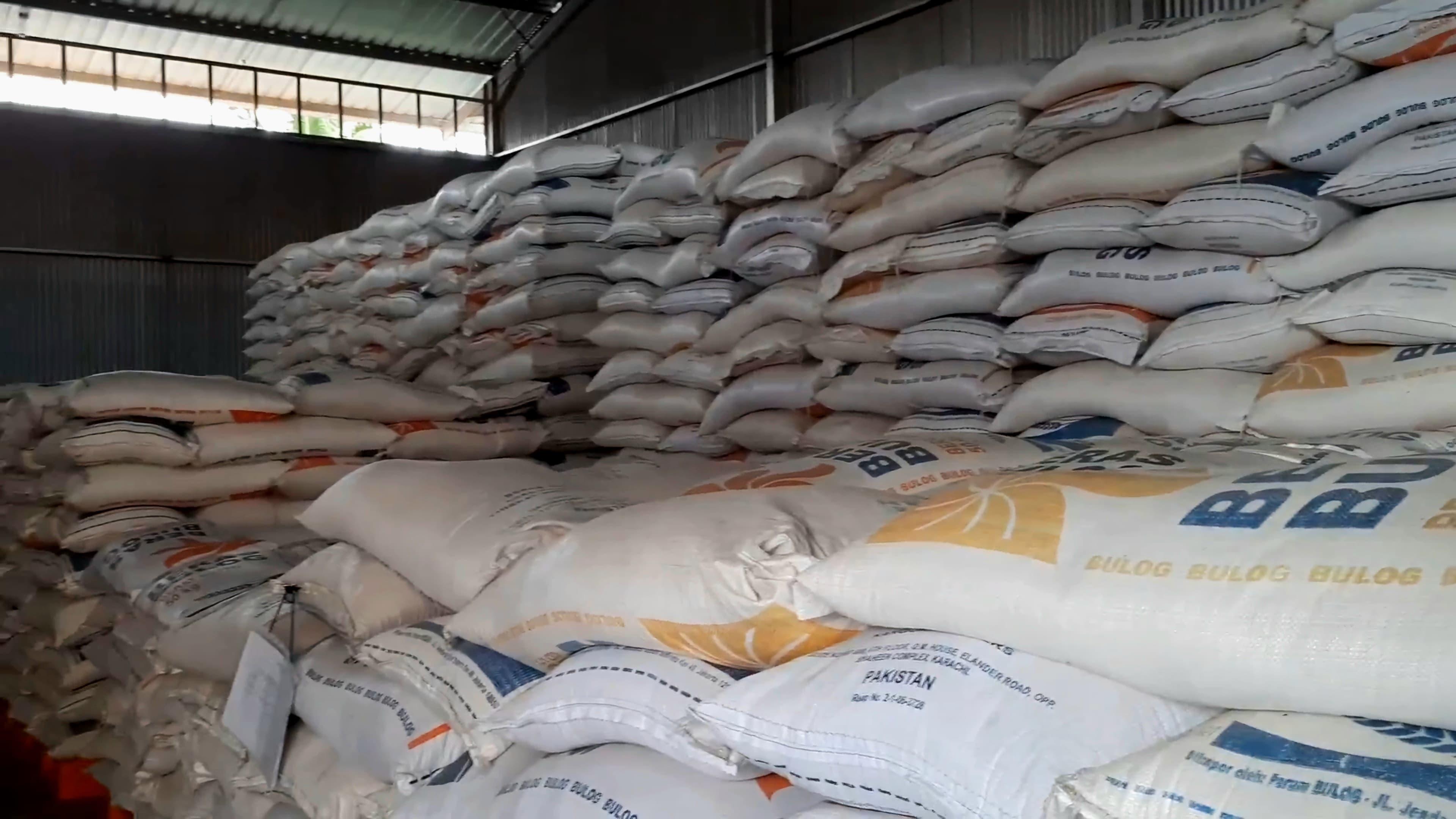 Bulog Kanca Paser Salurkan Bantuan 416 Ton Beras dan 83.120 Liter Minyak Sepanjang Tahun 2025