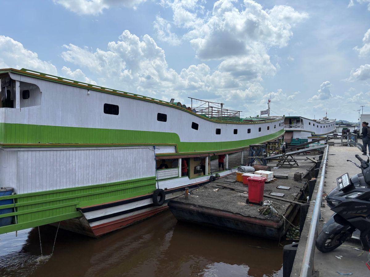 20260124_Kapal-angkutan-sungai-Mahakam-mogok-akibat-BBM-subsidi-belum-turun.jpg