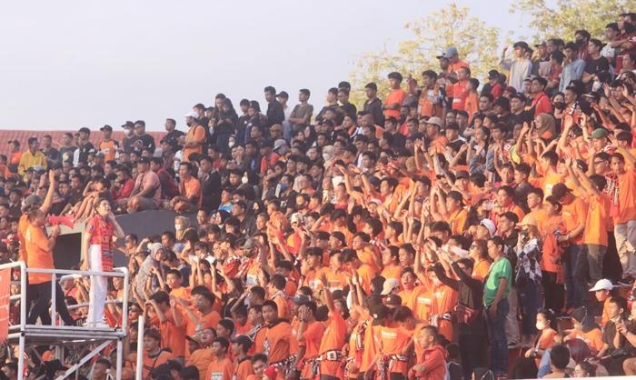 20260131_Dirijen-Pusamania-Rio-saat-di-Stadion-Segiri.jpg