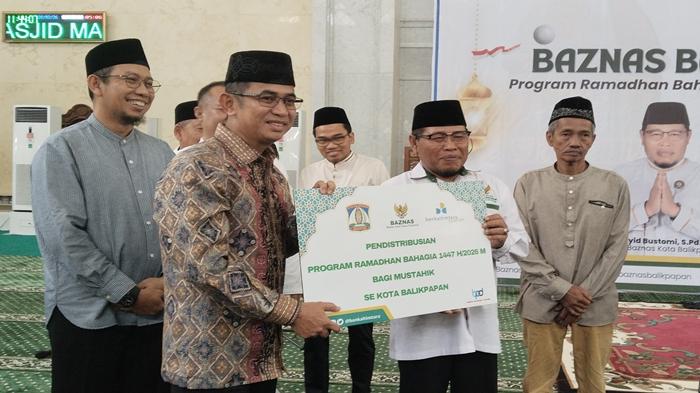 Ribuan Warga Terima Zakat dari Baznas di Balikpapan Islamic Center, Himpun Zakat Tembus Rp10 Miliar