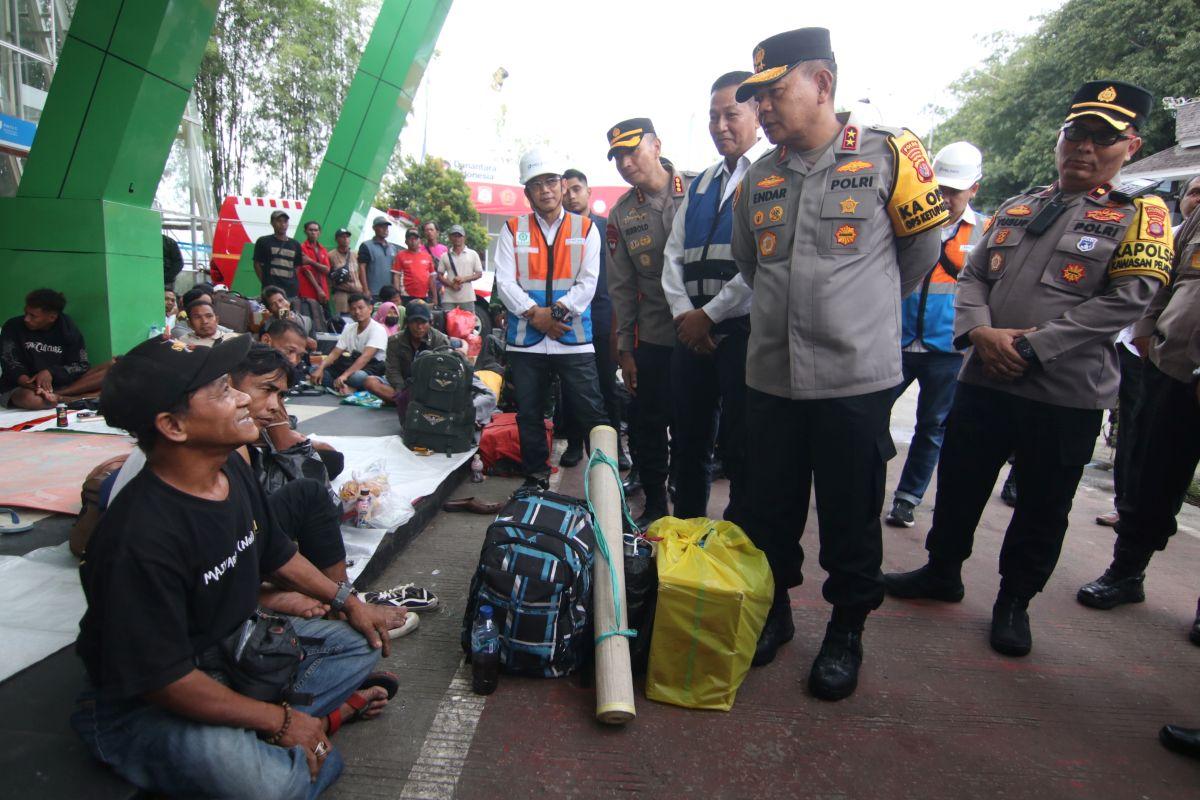 20260316_Kapolda-Kaltim-cek-kesiapan-posko-mudik-di-Pelabuhan-Semayang-dan-Bandara-Sepinggan.jpg