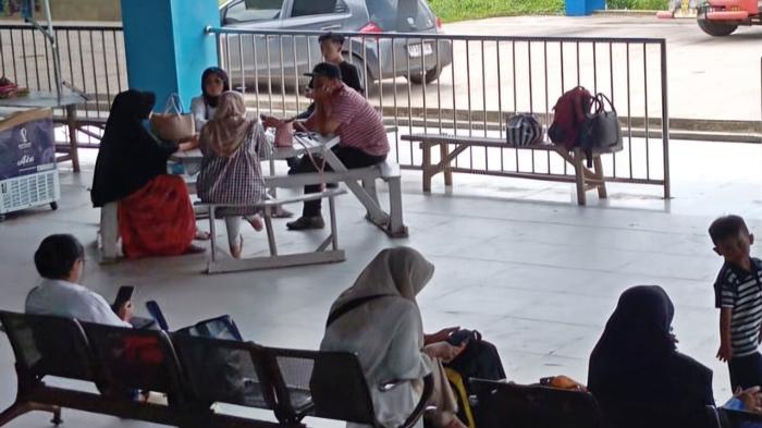 Arus Balik H+2 Lebaran Kondisi Terminal KM 3 Sangatta Kutim Masih Lengang, Armada Bus Terbatas