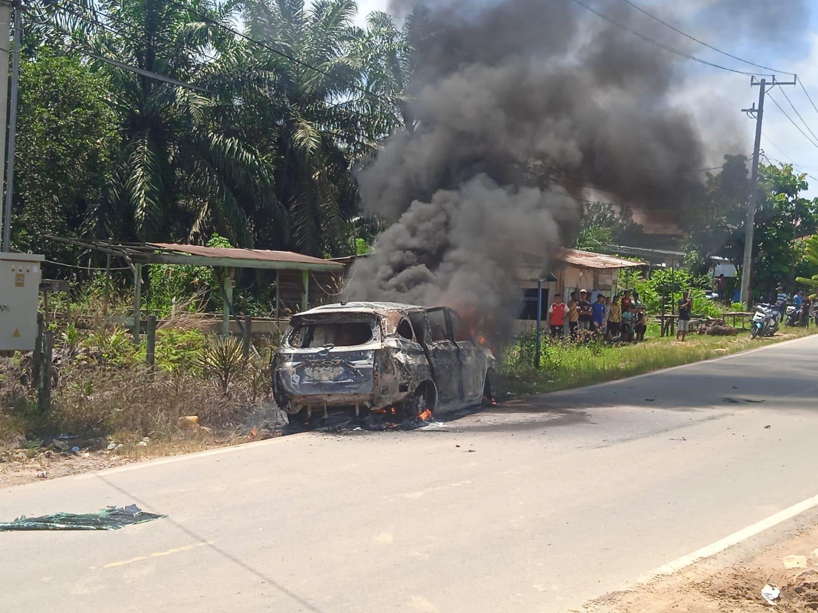 20260327_Mobil-Terbakar-dan-Meledak-di-Bengalon-Kutim.jpg