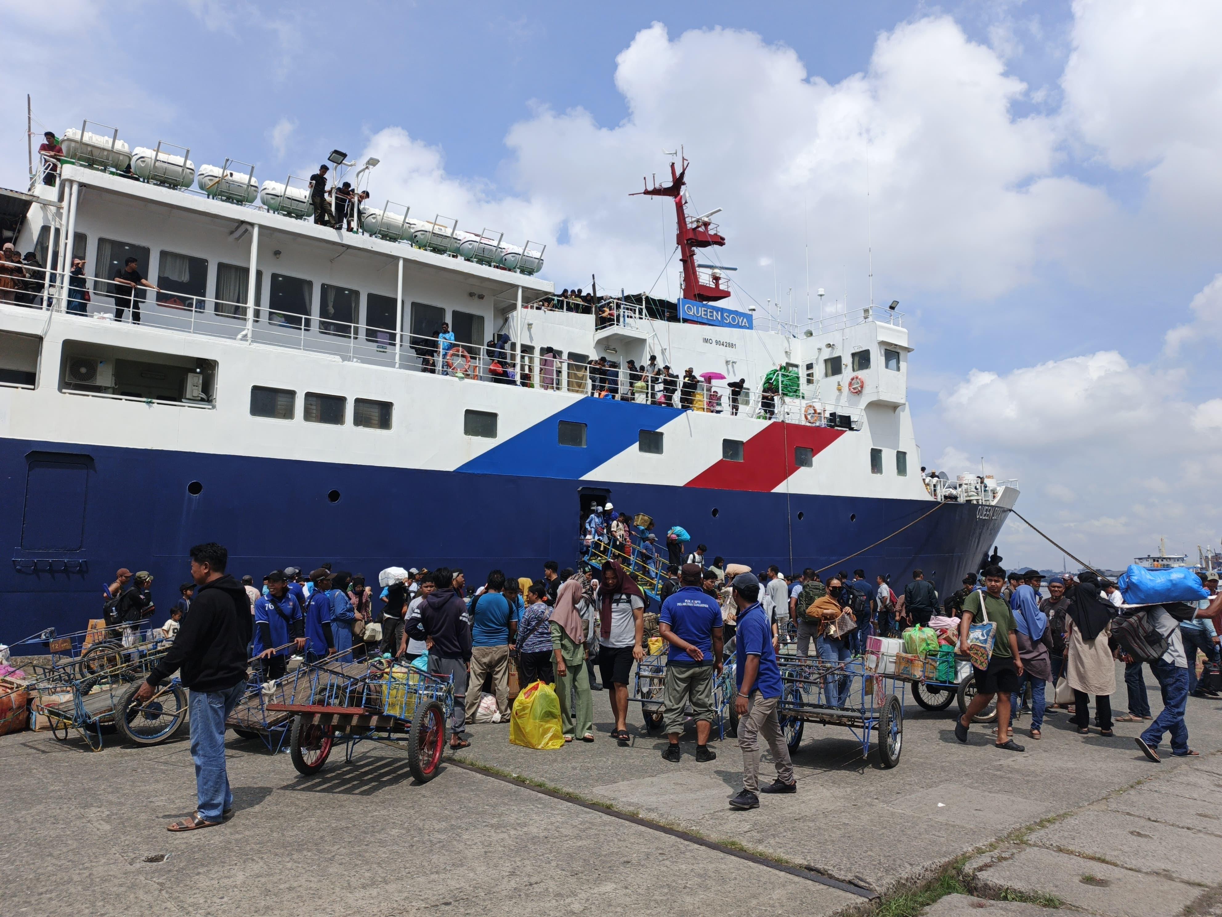 20260329_Penumpang-Kapal-Membeludak-di-Samarinda.jpg