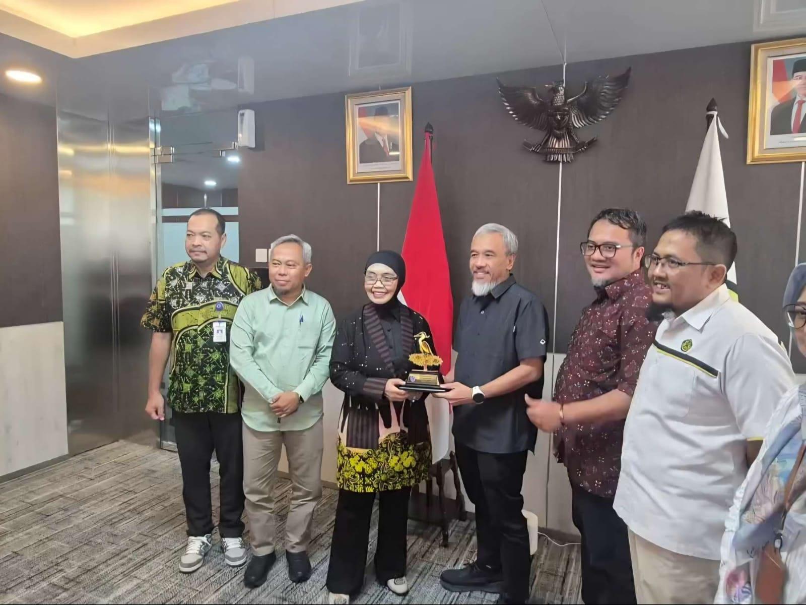 20260401_Walikota-Bontang-Neni-Moerniaeni-dan-ESDM.jpg