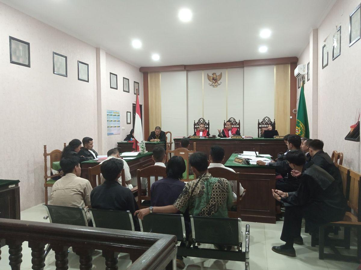 20260402_Ahli-Brimob-menyebut-barang-bukti-tidak-memenuhi-unsur-bom-molotov.jpg