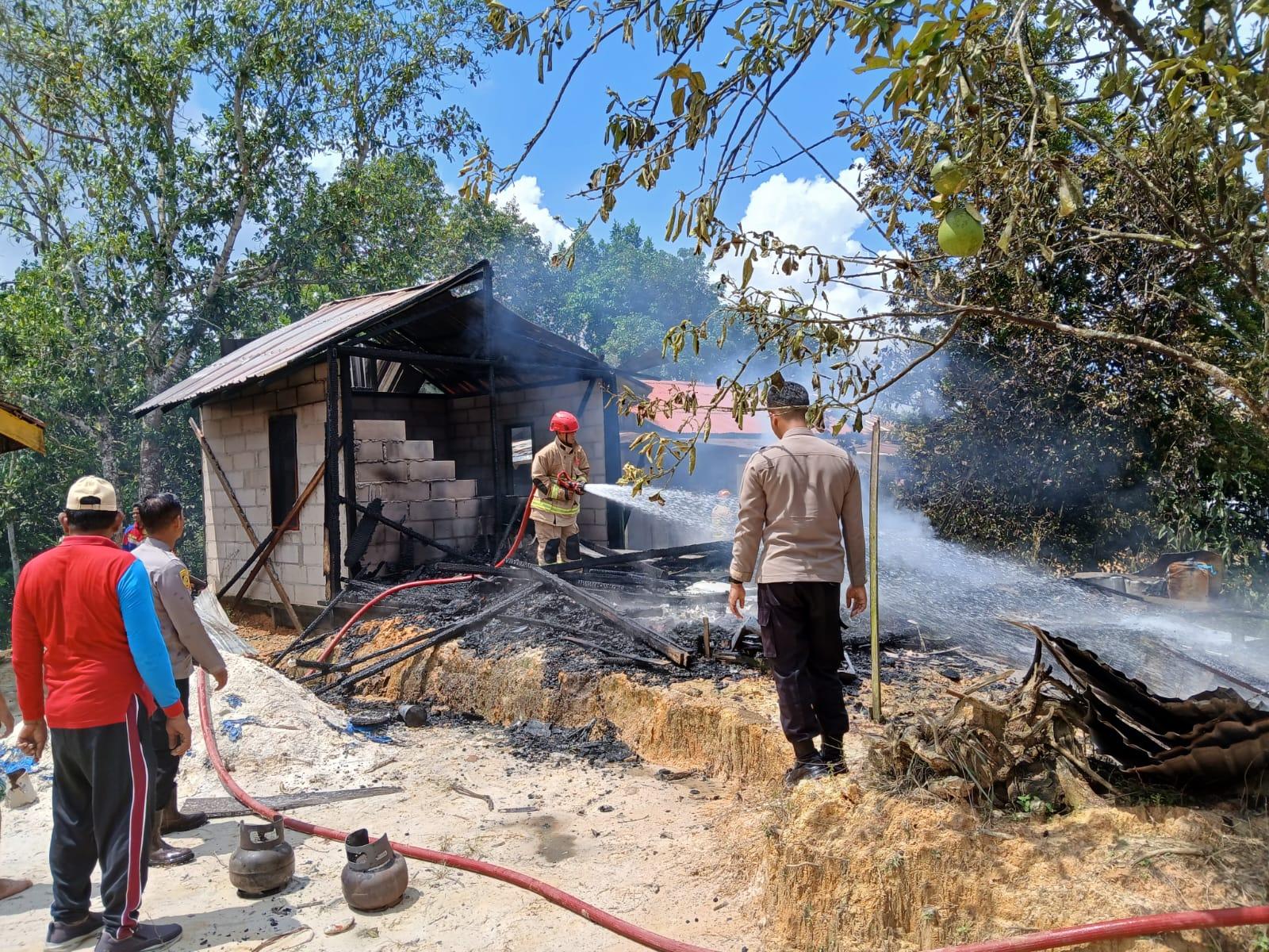 20260402_Dua-kebakaran-rumah-terjadi-dalam-sehari-di-Penajam-Paser-Utara.jpg