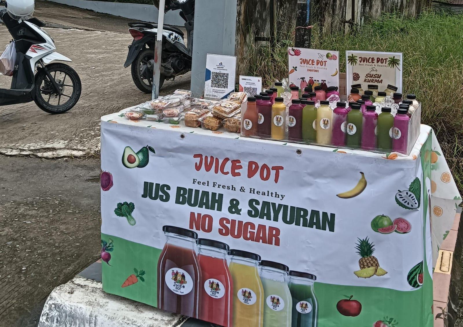 20260407_Jualan-milik-salah-satu-pedagang-jus-di-Tanjung-Selor-mengeluh-harga-plastik-naik.jpg