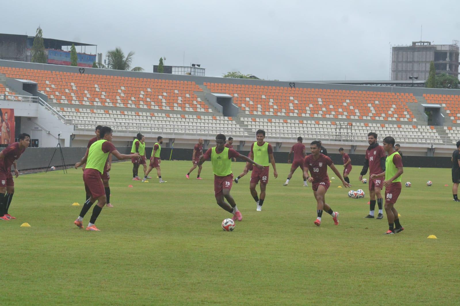 20260411_Borneo-FC-tetap-menjalani-latihan-dan-memastikan-kondisi-pemain-dalam-keadaan-siap.jpg
