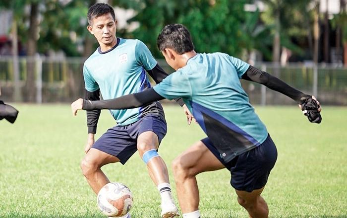 Pelatih Persiba Balikpapan Leonard Tekankan Pentingnya Mental dan Konsistensi Hadapi Barito Putera