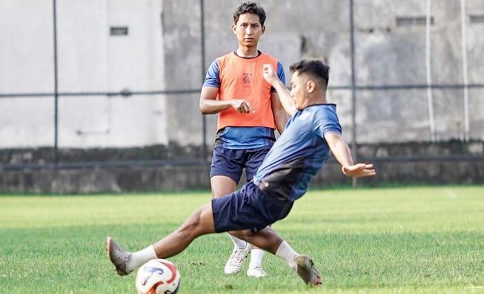 Leonard Tupamahu Ungkap Kondisi Skuad Beruang Madu Jelang Laga Persiba Balikpapan vs PSS Sleman