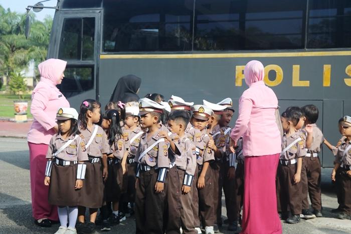 30 Anak TK Diajak Tur di Mapolres PPU, Belajar Lalu Lintas Sambil Bermain