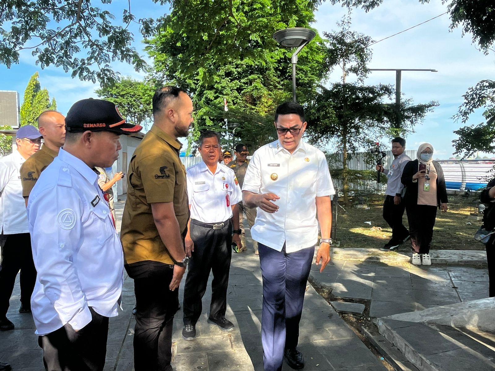 20260423_Walikota-Samarinda-Andi-Harun-saat-turut-meninjau-rencana-sodetan-mahakam.jpg